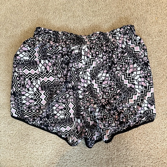 Rue 21 Girls juniors lounge shorts comfy size Medium M Black White Print - Picture 6 of 7